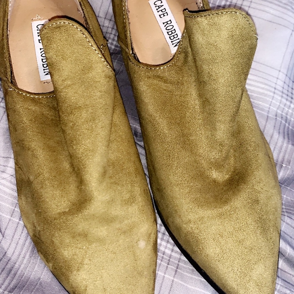 CAPE ROBBIN - Picture 4 of 5